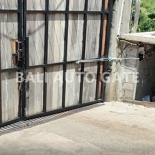 Access Control Pintu Gerbang Otomatis di Bali