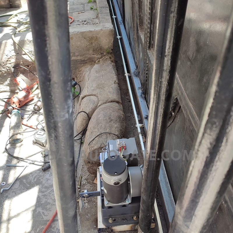 Access Control Pintu Gerbang Otomatis di Bali