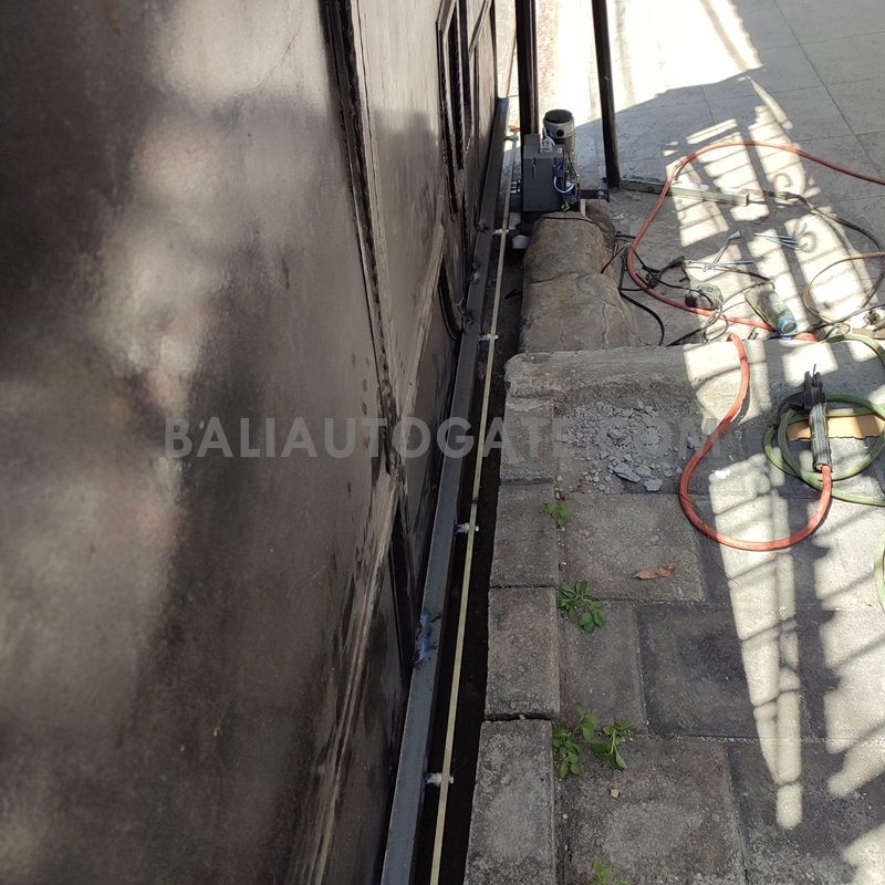 Access Control Pintu Gerbang Otomatis di Bali